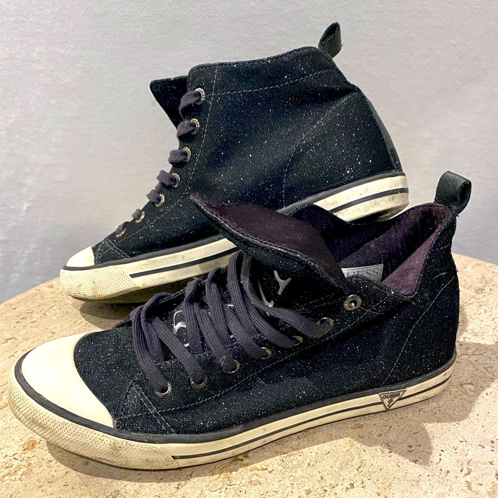 Sz 7 Guess Joan sneakers